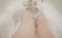 Denise Levi: Enjoying hot bath