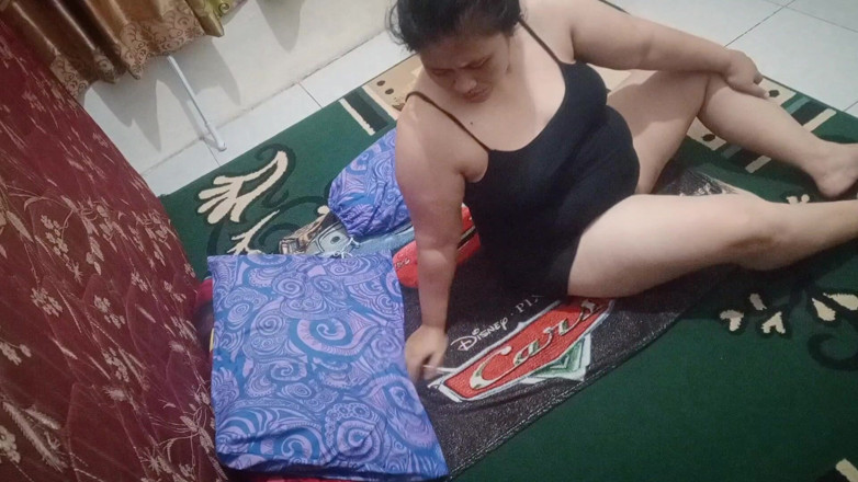 my_wife_chubby: (part 1) Horny Chubby Stepmother Wants to Be Fucked