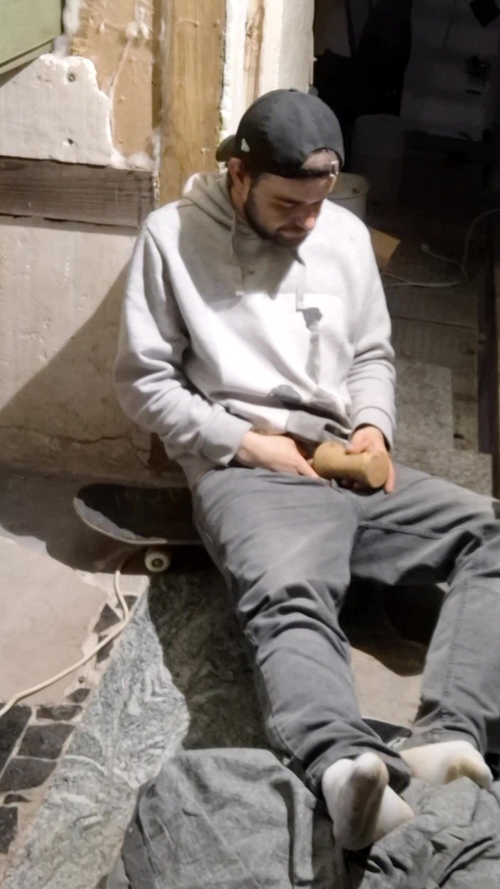 jerkofflover: 양말, 모자, 후드를 신은 내 사적인 장소에서 자위