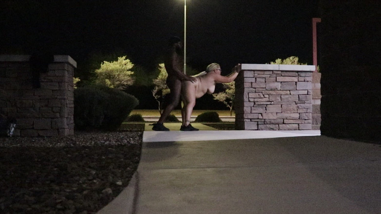 Rendezvousing Assets: Gruba żona BBW rozbiera się i wrzuć ten tyłek z powrotem...