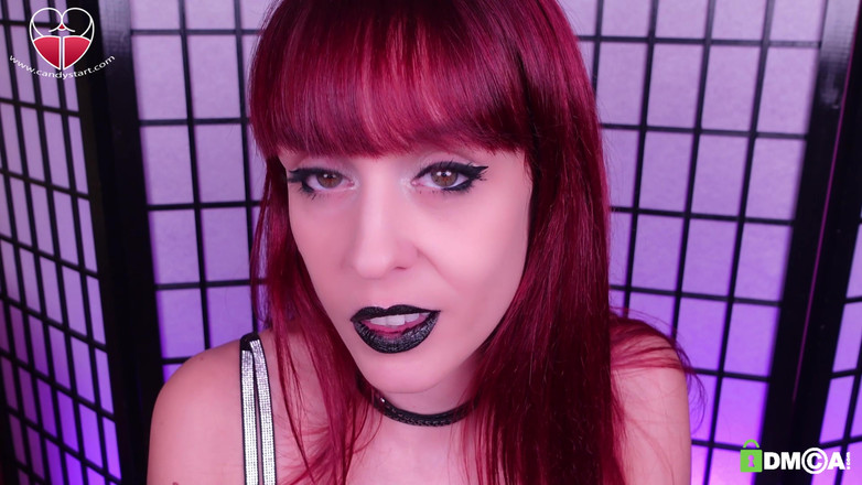 Candystart Videos: Fumar - primer plano de labios negros