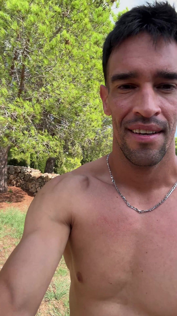 Paul Williams: Short Risky Naked Flashing on Summer Day