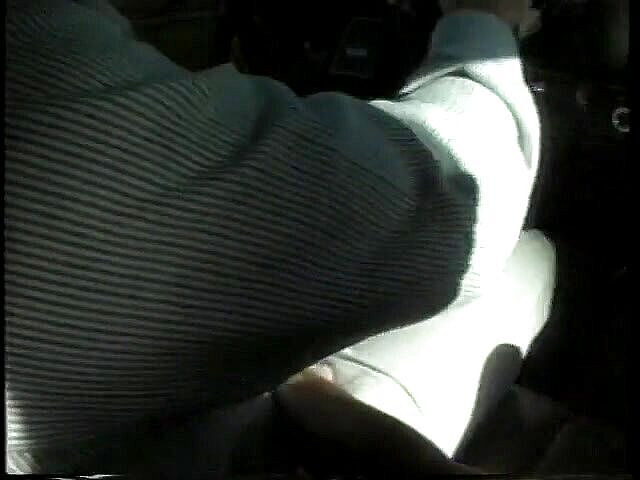 Sex Karma: 有蝴蝶纹身的婊子被干然后品尝精液