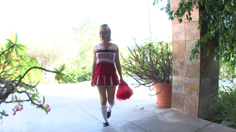 Get Your Fix: Curious cheerleader fucks big dick cheerleading coach