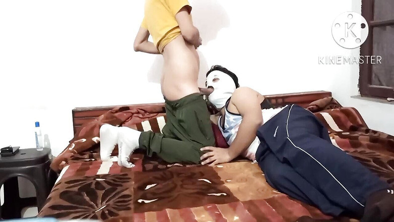 Desi__Panda: Tài xế xe tải Ấn Độ đụ người bạn thẳng của anh ấy