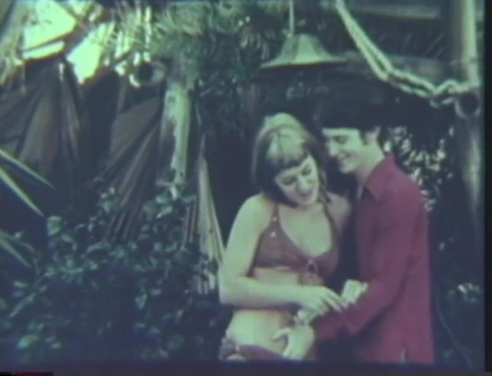 Vintage Usa: Hot vintage sex outdoor by the swimming pool!