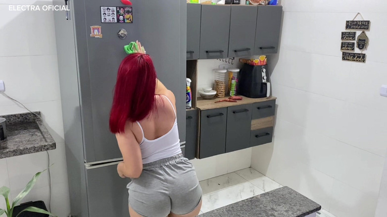 Curious Electra: Balkonputzen