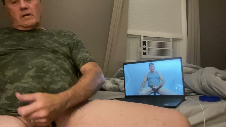 BIKEMAN25: Benim videolardan birine mastürbasyon yapıyor