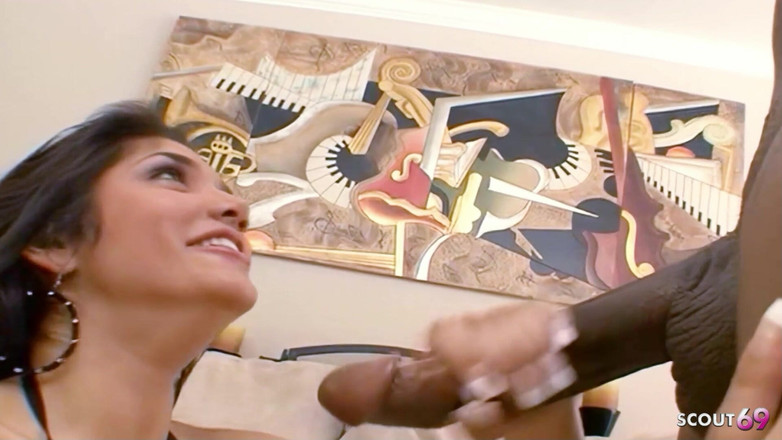 Full porn collection: Bláznivá latina hubená milfka Leah ošukaná černým velkým pérem a dostat...