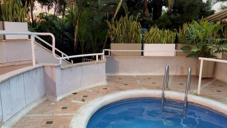 Molly Smith: Sex v bazénu