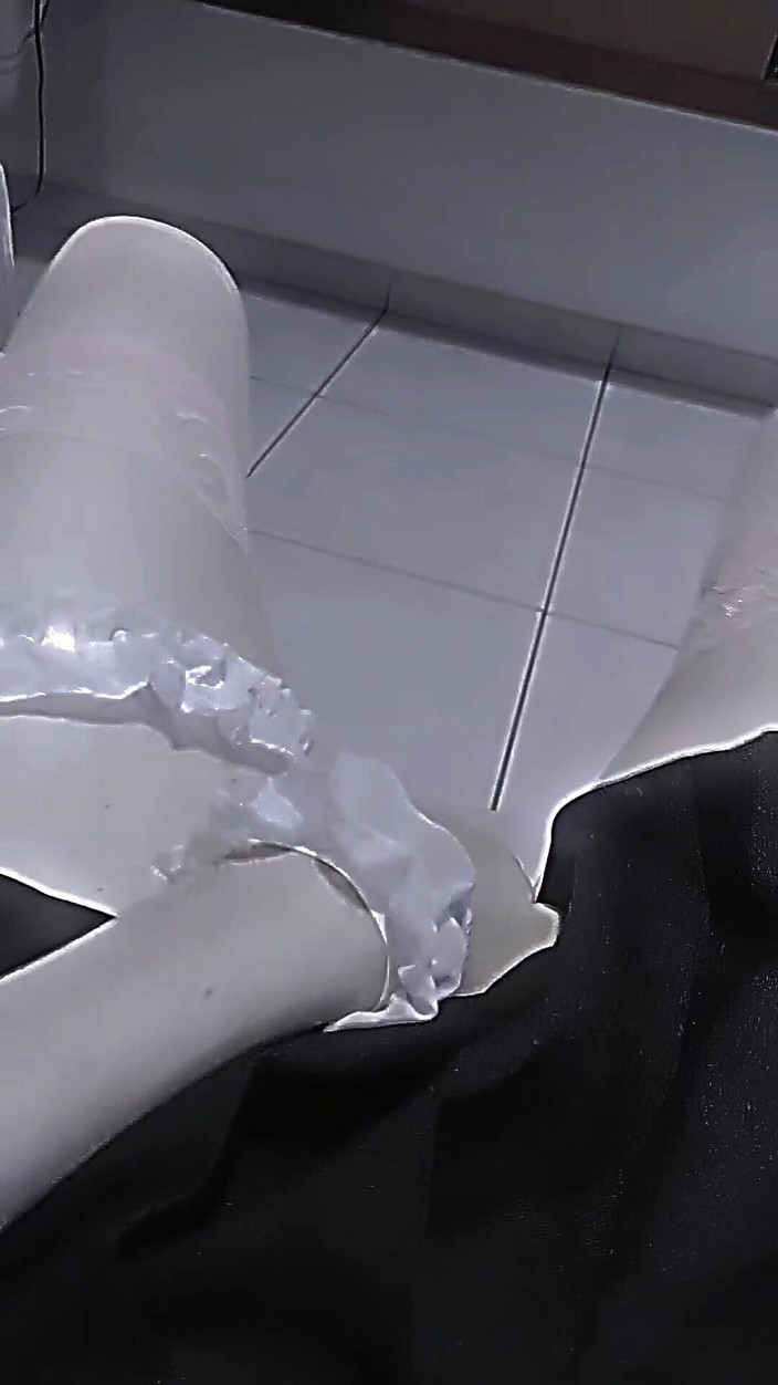 Ren Midorikawa: Trans dívka se dotýká sama sebe, dokud se na ní...