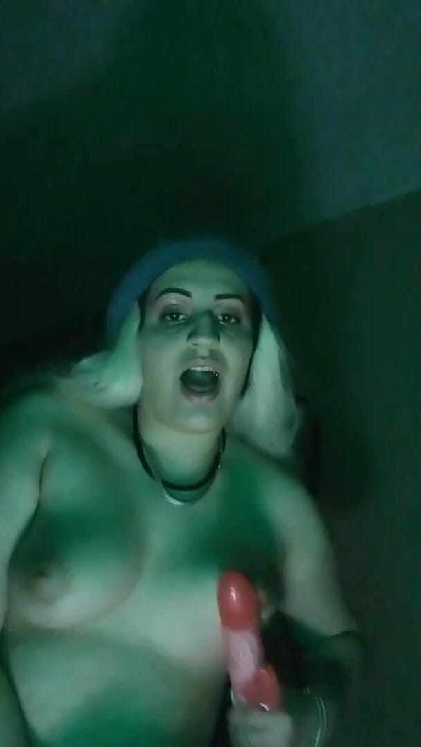 Flaviolinca studio: Big vibrator in my pussy