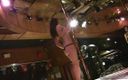 Scandalous GFs: Ragazza calda filmata in uno strip bar ballare