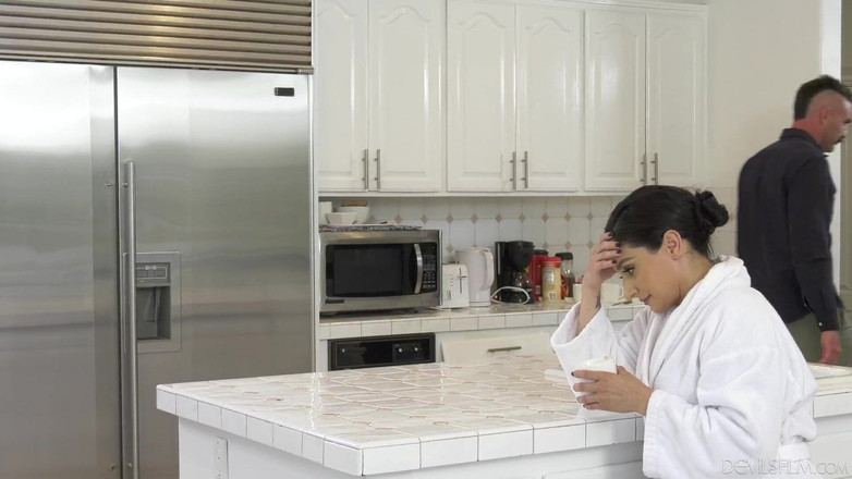 Out Of The Family: Out of the Clan - Nymphomaniac Teen Alex Coal Rides a...