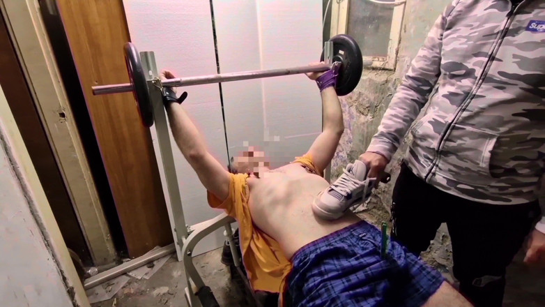 Skaterguy: Bench Press