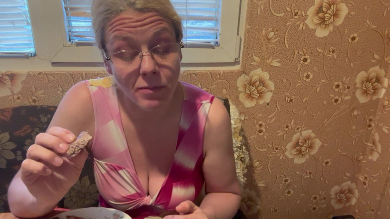 Putarankahotmilf: Ăn và tôn sùng bụng bự, burping, xì hơi