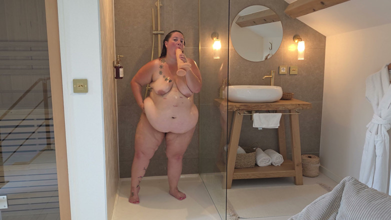 abricot sucree: I Masturbate in My Shower