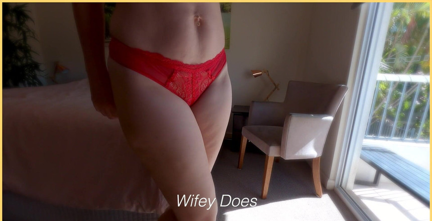 Wifey Does: Mencuba sepasang seluar dalam yang berbeza - pilih kegemaran anda