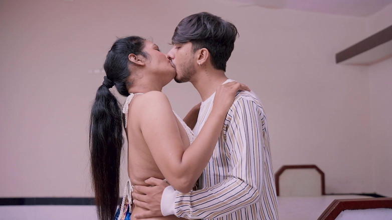 HotMaal69: Zia indiana spaventata dopo aver visto un grosso cazzo audio...