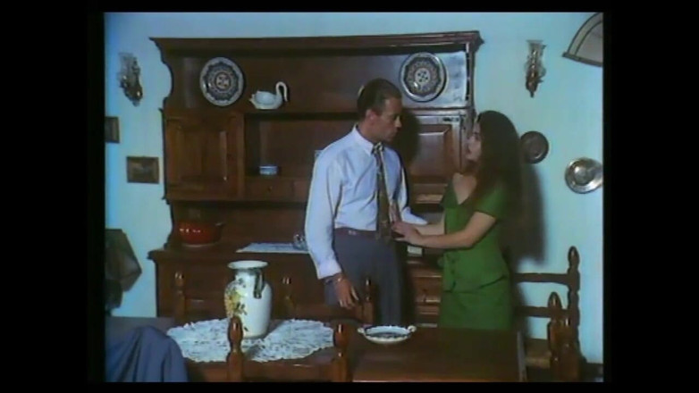 Vintage megastore: Doppelpenetration und abspritzen im mund für schöne retro-MILF und Rocco...