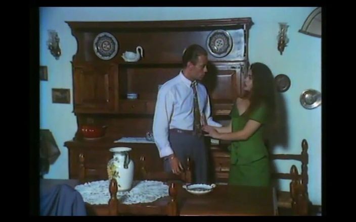 Vintage megastore: Hai lần thâm nhập và bắn tinh trong miệng cho...