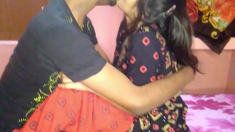 HousewifeGeeta: Awek tiri dara memberikan kongkek kali pertama dalam Hindi, video...