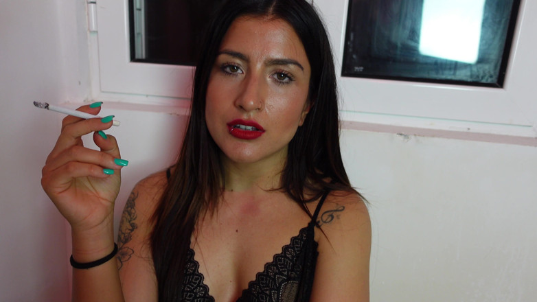 Anitta: Țigară cu fetiș elegant pe față