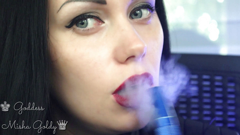 Goddess Misha Goldy: 내 큰 입술과 hookah 연기에 정액!