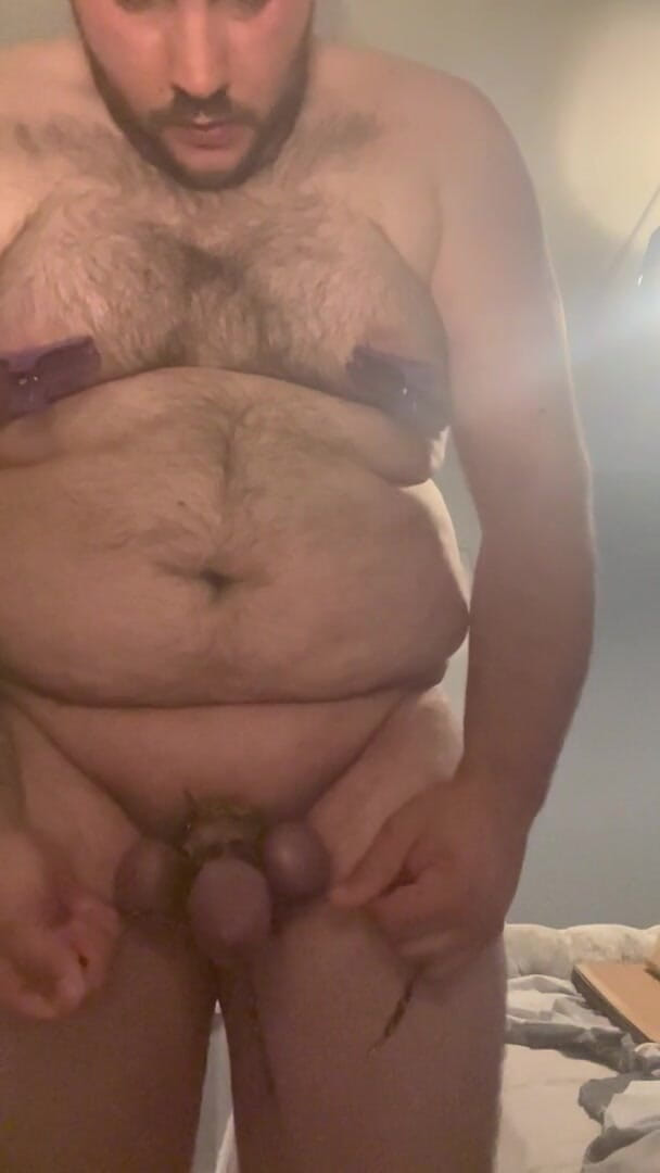 Shaun Cbt: 자지와 공은 보라색으로 변하고 엉덩이 플러그와 젖꼭지 클램프로 사정할 수 있습니다.