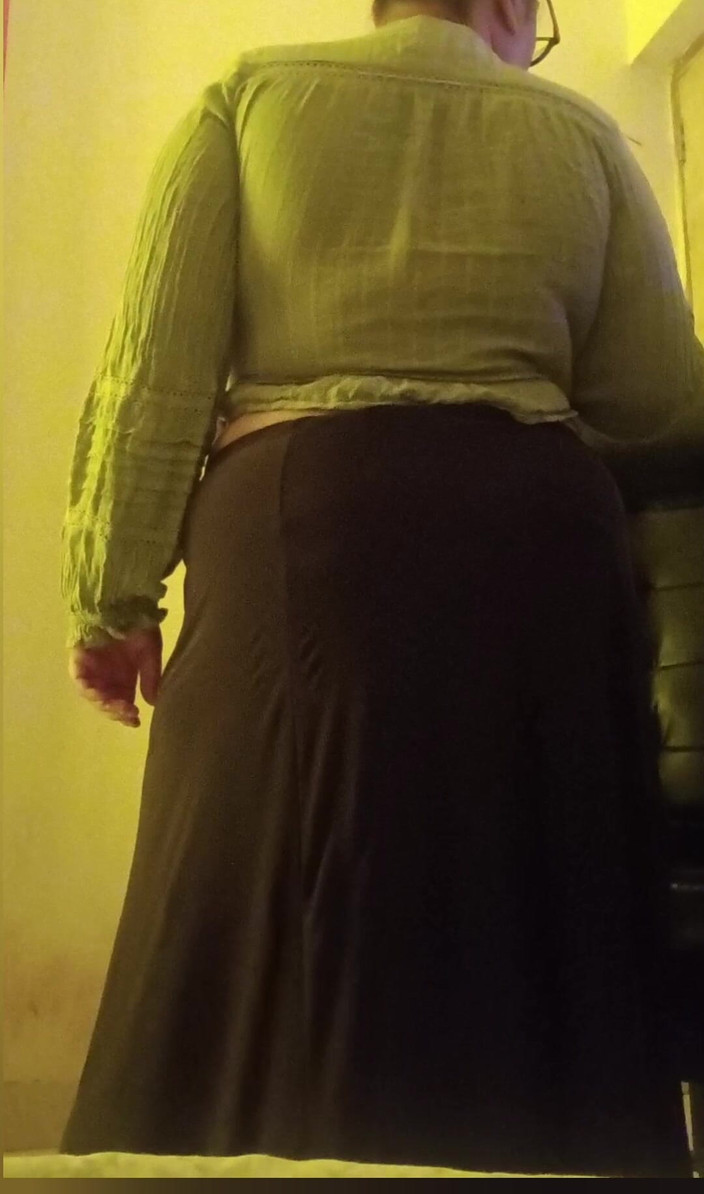 SameerPhunk: Pertunjukan webcam tante semok india lagi pamer memeknya di webcam