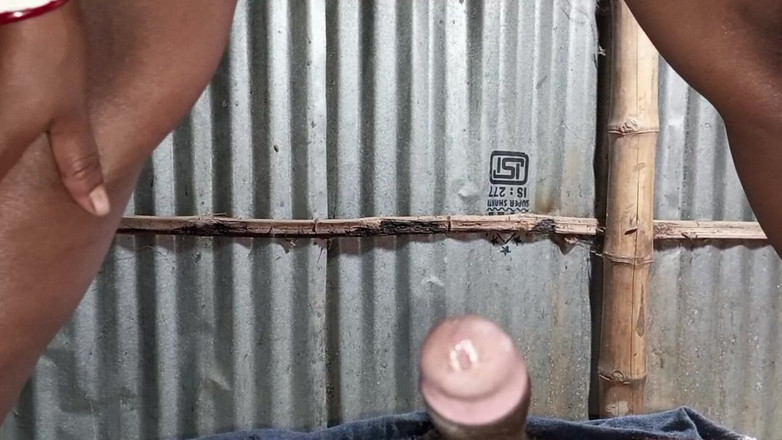 Nenika: Я очень весело трахаю мою жену дези дома.