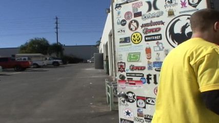 Bananas with Melons: Scenă cu curvă țâțoasă-4 brunetă țâțoasă în lenjerie se termină cu țâțe unse cu...