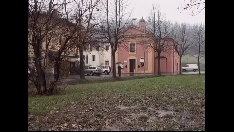 Shemale Vintage MegaStore: Жадный шмель глотает сперму от нескольких жестких членов