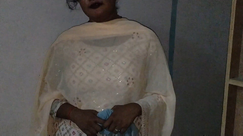 Nirman: Desi sexy velká prsa indická dívka