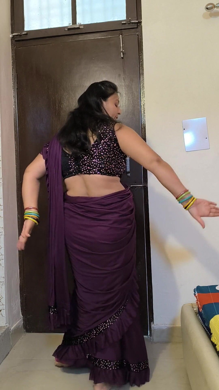 Puja555: Desi Puja Bhabhi Nude Dance