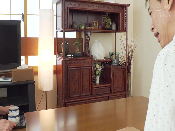 Vulture: Yuria Yoshine - nagie gospodynie japońskie