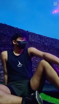 Session En Extérieur Twink Asiatique Avec Éjaculation