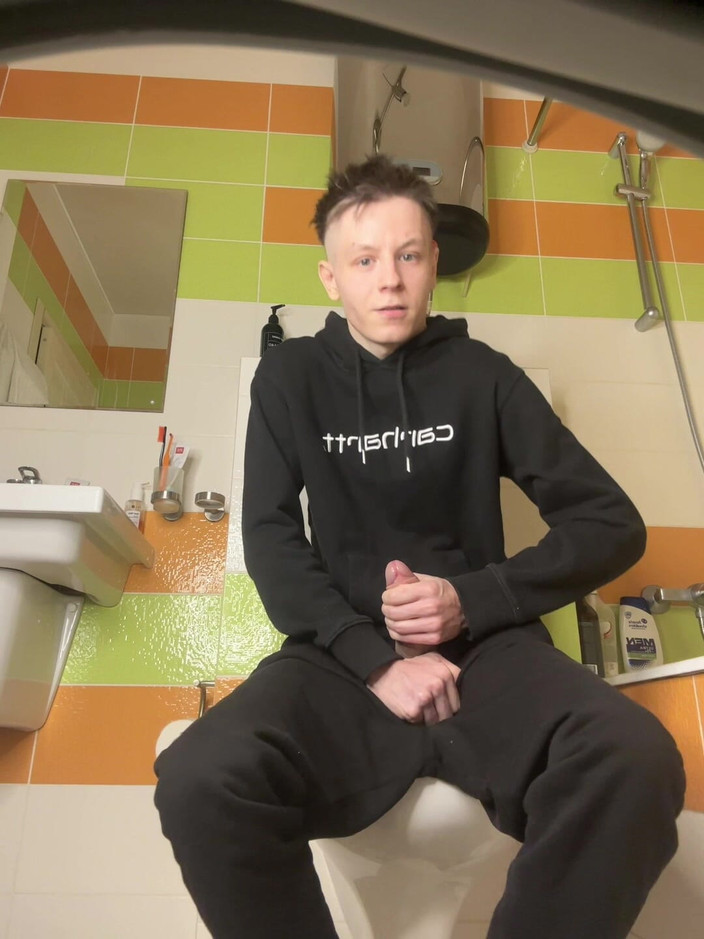 Morflot24: ホットイケメンのエッチなソロストローク