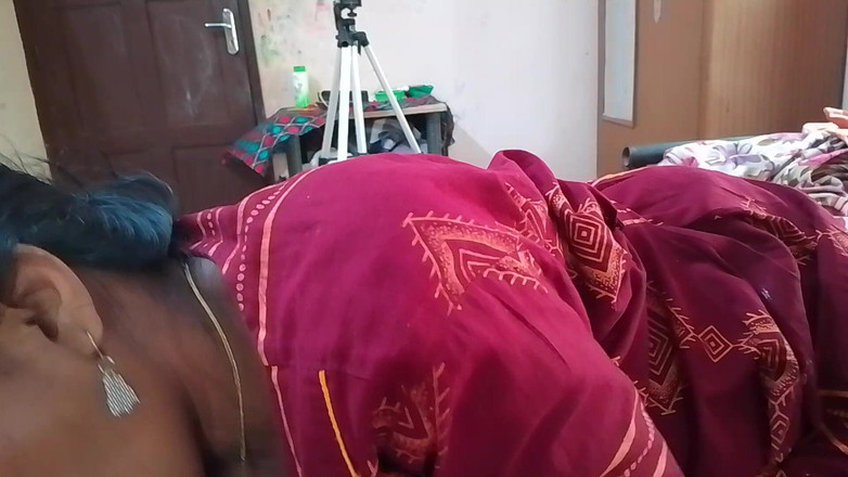 Skydreem1104: Köylü kız erkek arkadaşının penisini ağzına sokuyor ve onu sikiyor