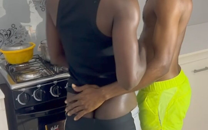 Chief_daddyy: 그는 해양 계에서 나와 만나기 위해 온 모든 길을 왔다.