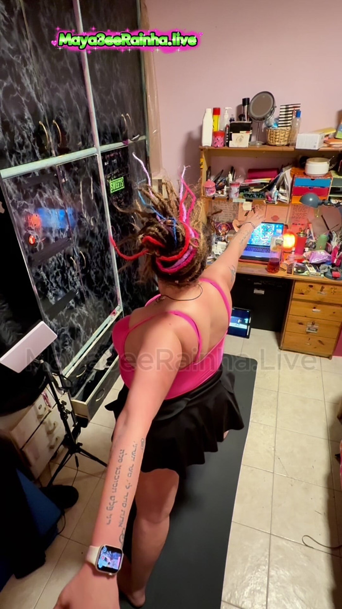 Goddess Maya3ee Rainha: Yoga-dehnung: ich pushe meinen körper an die grenze