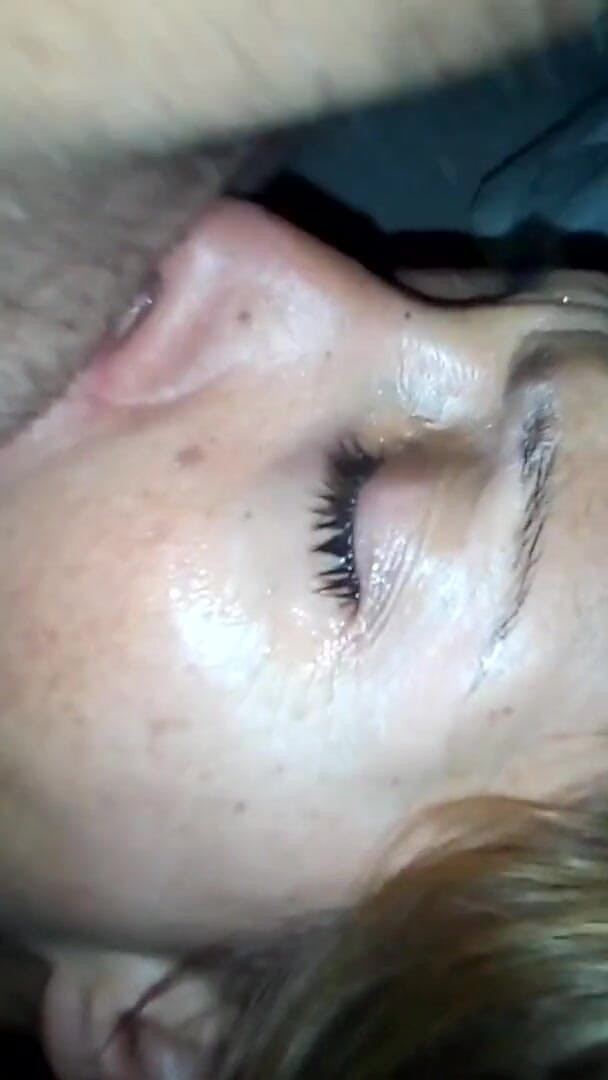 Marian sofar: Marianahothot menghisap zakar seperti seorang submisif yang benar