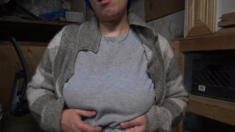 Stepmom Susan: マルセイユの女の子がクライアントに口の中に射精させる