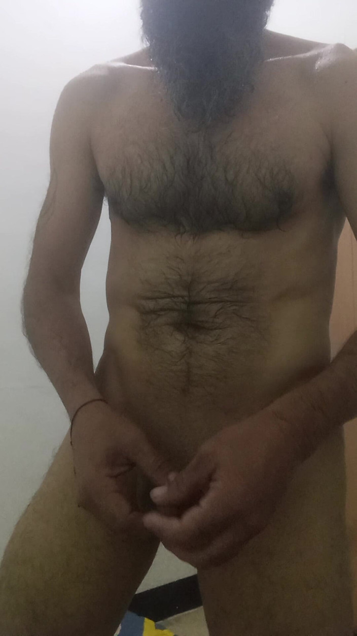 Jhonbahh: Slim and Horny with My Cock