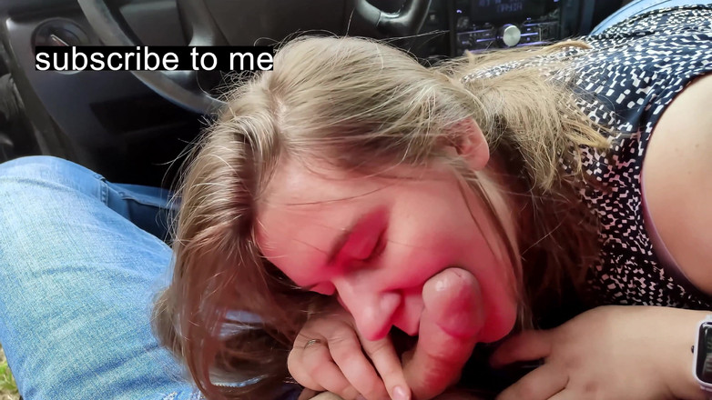 Godsgifts1: Stiefschwester gibt stiefbrudchen seinen ersten blowjob im auto pOV