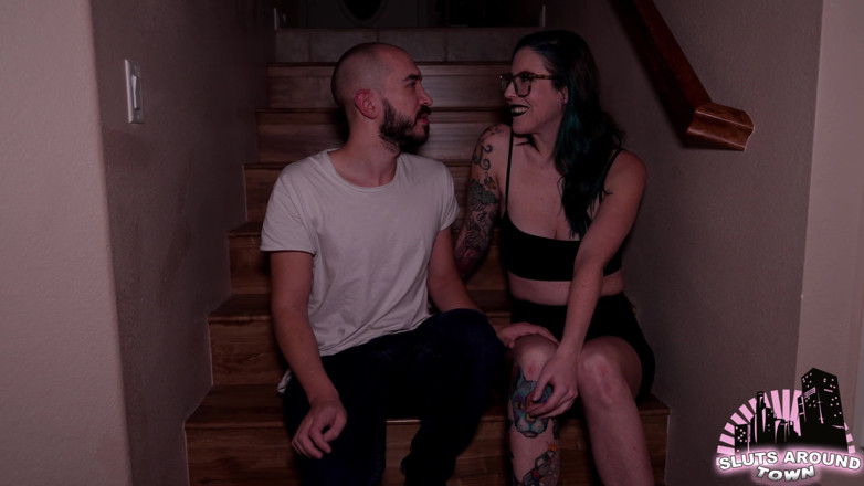 Sluts Around Town: Goth dziwka ma anal podłączenie do nieznajomego na imprezie w...