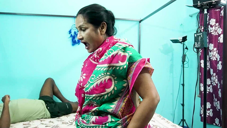 Xtramood: 섹시한 바비를 존나게 따먹는 법 있는 오빠, Mallu 아줌마