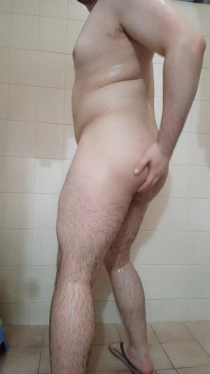 Himbo_Fox: Adoração de Bunda e Coxa no Chuveiro
