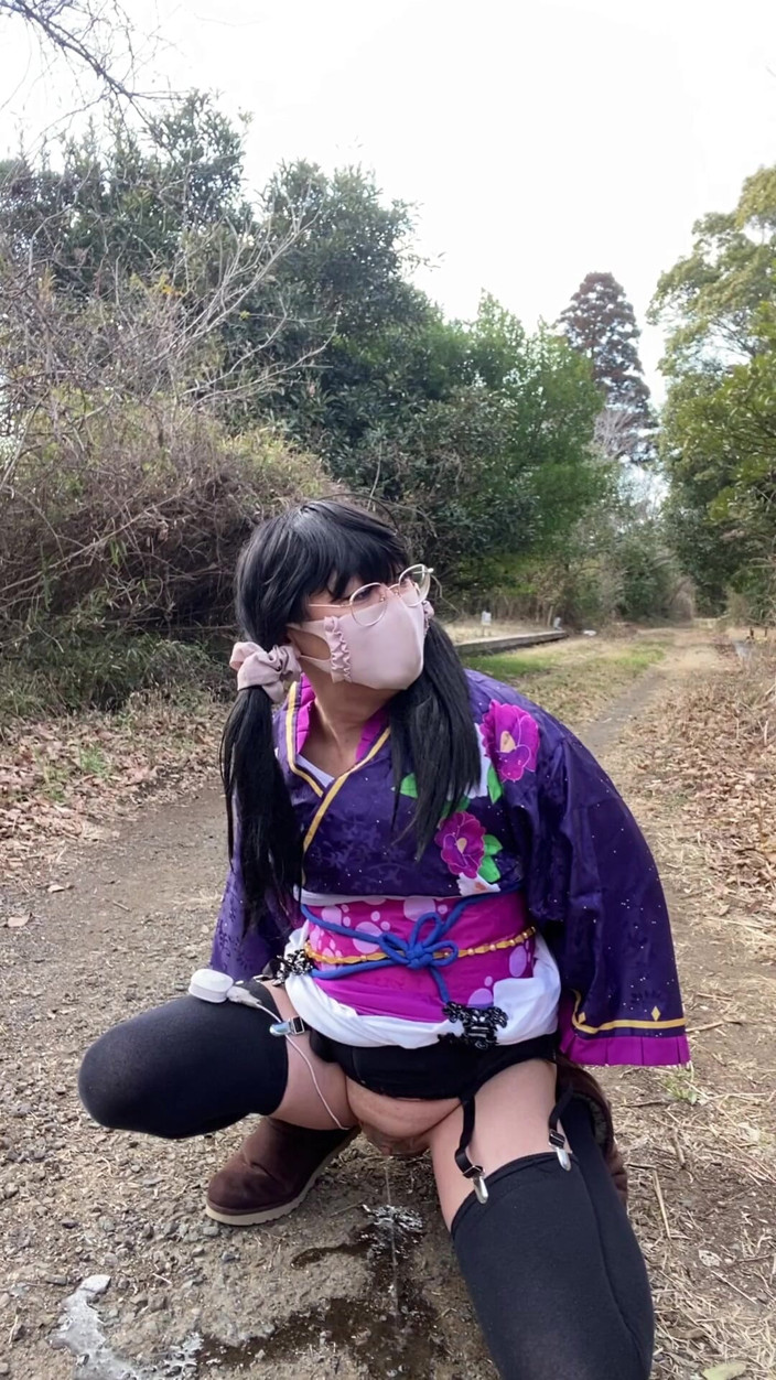 megu2002: Č. 112 Kráska Phantom Kimono zjevující se v zimní krajině crossdresser...