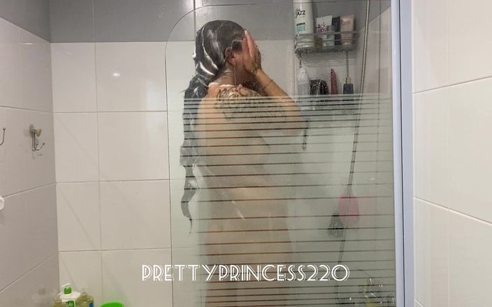 Pretty princess: Making a Very Sexy Shower and Farting